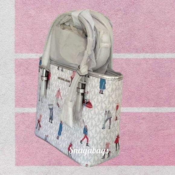 MICHAEL KORS NWT CARRY ALL JET SET TRAVEL TOTE BAG CROSSBODY SKIING THEME - Picture 5 of 7